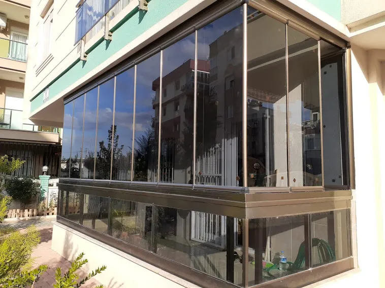 Giyotin Cam Balkon Fiyatları Manavgat: Fiyatı Neler Belirler?